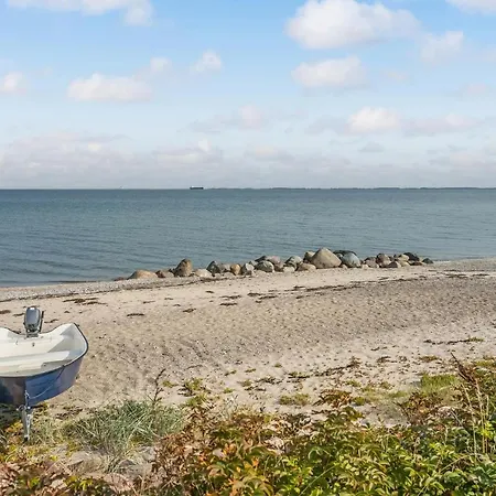 Semesterbostad Beautiful In With 2 Bedrooms