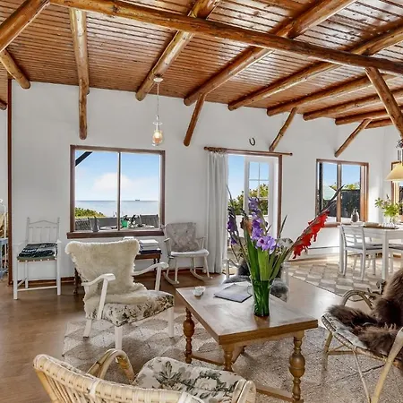 Beautiful In With 2 Bedrooms