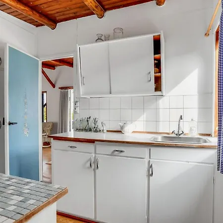Beautiful In With 2 Bedrooms *
